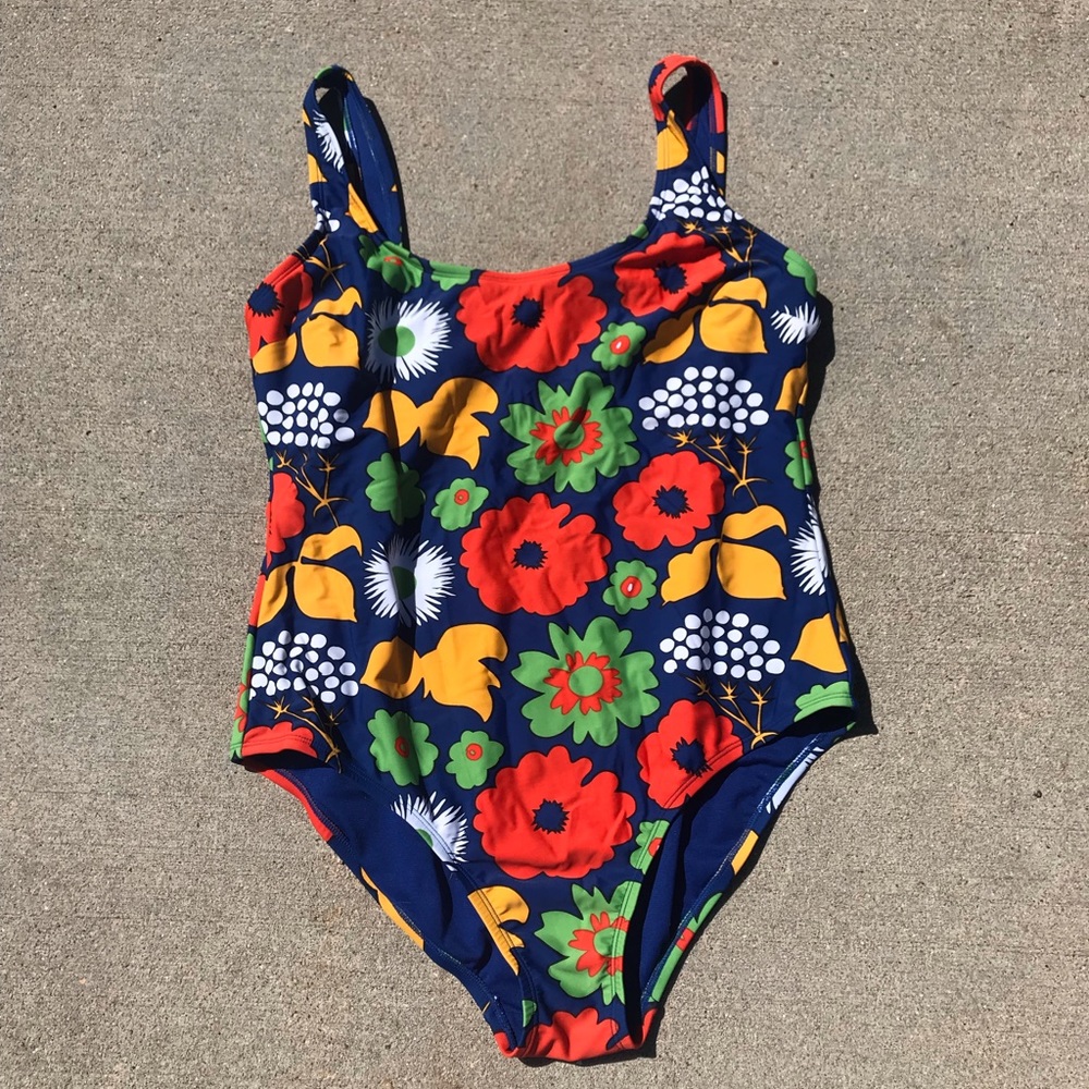 Cute vintage looking swimsuit